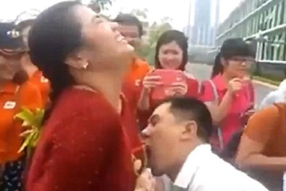 empresa, teambuilding, uvas, seios, colegas, trabalho, China, insólito