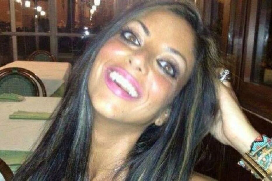 Tiziana Cantone, Vídeo, Sexual, Internet, Namorado, Suicídio, Jovem, Italiana, Nápoles
