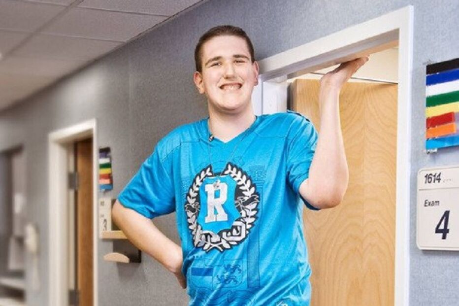 Broc Brown, Síndrome de Sotos, Doença, Jovem, Altura, Mais alto do mundo, Limitações, Norte-Americano, Patologia