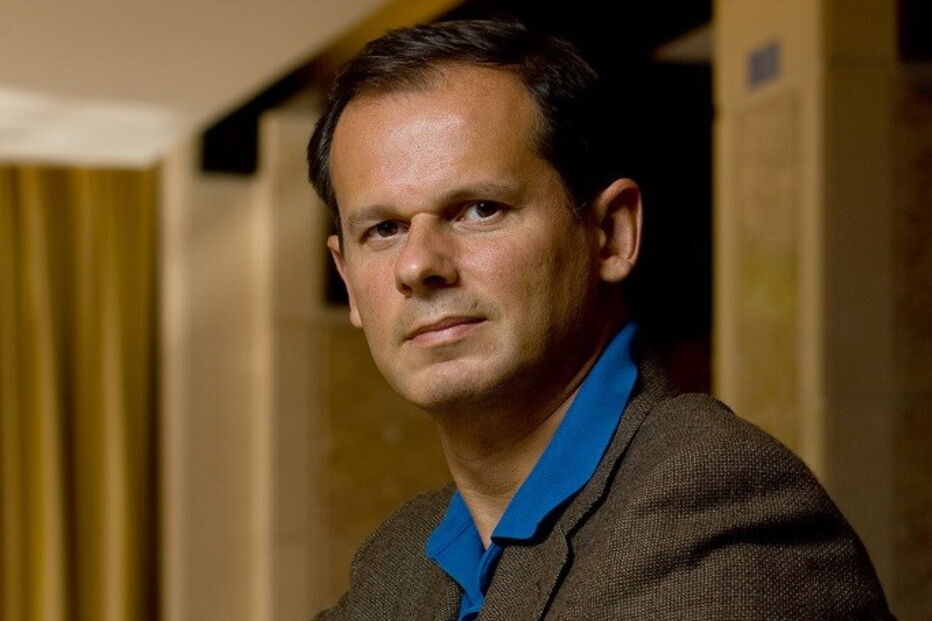 José  Rodrigues  dos  Santos