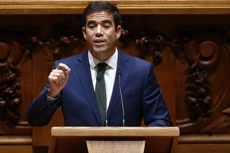 PSD, Orçamento do Estado, Governo, António Leitão Amaro, Leitão Amaro, Mário Centeno, ministério das Finanças, economia, negócios e finanças, macroeconomia, orçamento, conjuntura
