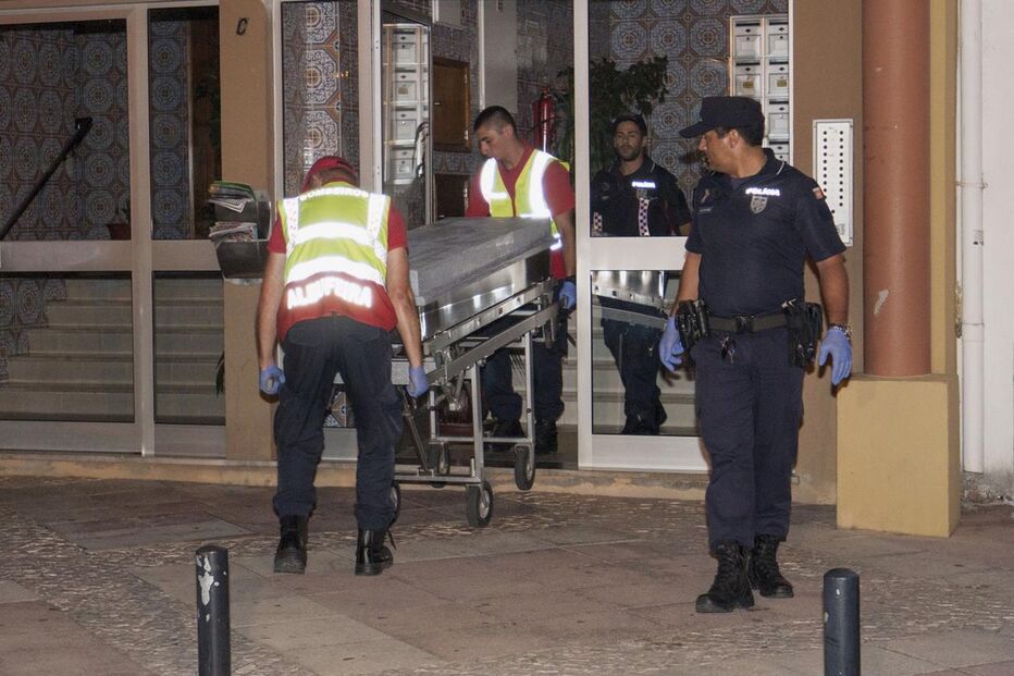 Praça José Afonso, Faro, morte, mulher, polícia, INEM