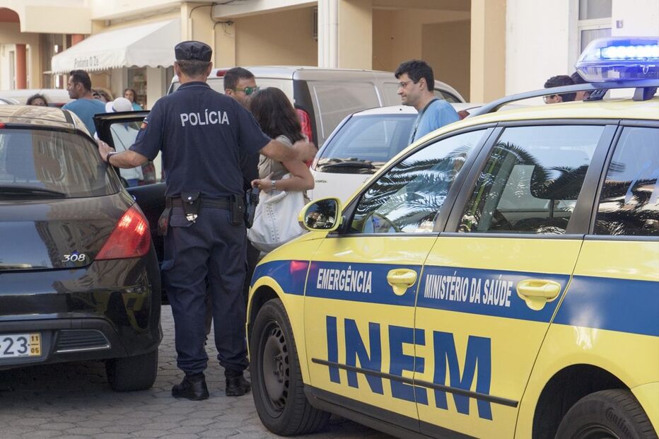 Praça José Afonso, Faro, morte, mulher, polícia, INEM
