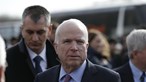 John McCain retira apoio à candidatura de Trump