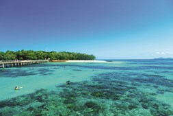 alguns dos locais da grande barreira de coral são facilmente acessível pelos turistas que procuram realizar o sonho de uma vida    