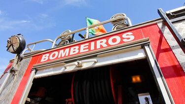 Mulher resgatada de carro submerso após transbordo de rio em Torres Vedras