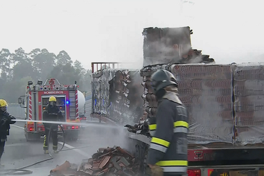 Camião arde na A1