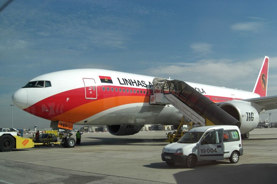 01-10-2016_14_05_22 3boeing 777 da Taag.jpg