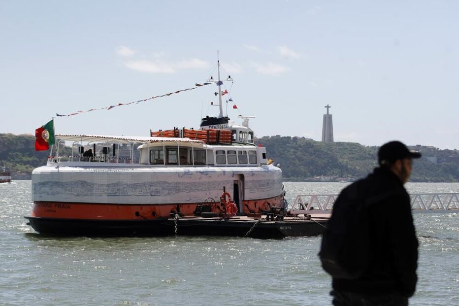 Trafaria Praia, Joana Vasconcelos, Cais das Colunas, Polícia Marítima de Lisboa, transportes, transporte marítimo e fluvial, artes, cultura e entretenimento