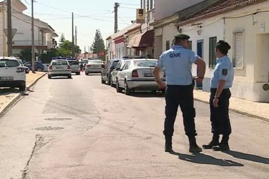 Arma de guerra disparada contra GNR