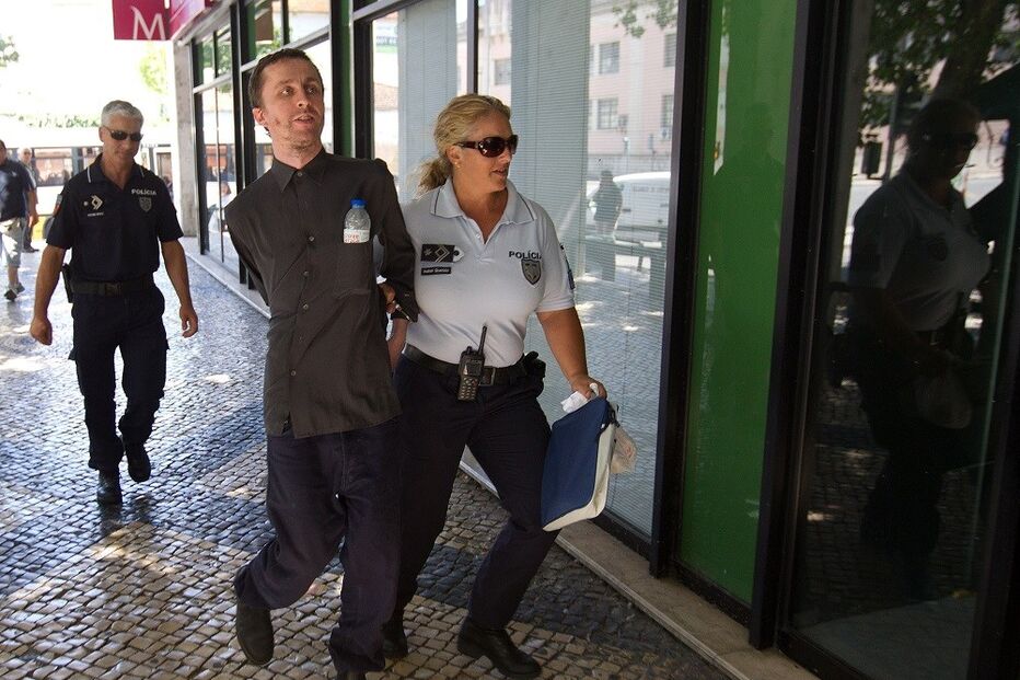 crime, professora, homcídio, interrogatório, aluno, universitário, docente, machada, golpes, Universidade de Coimbra, Colin Gloster