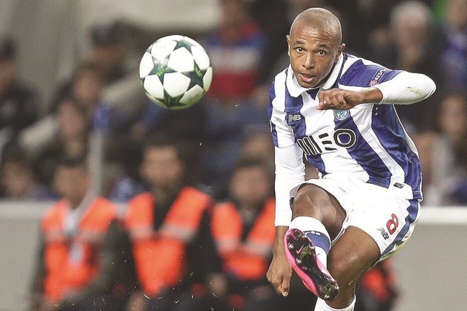 Brahimi, futebol, FC Porto, jogador, Argélia