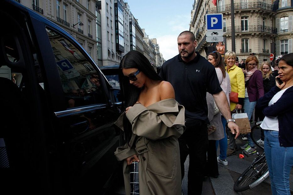 Kim Kardashian, roubo, vida, Kayne West, França, Paris, luxo, joias
