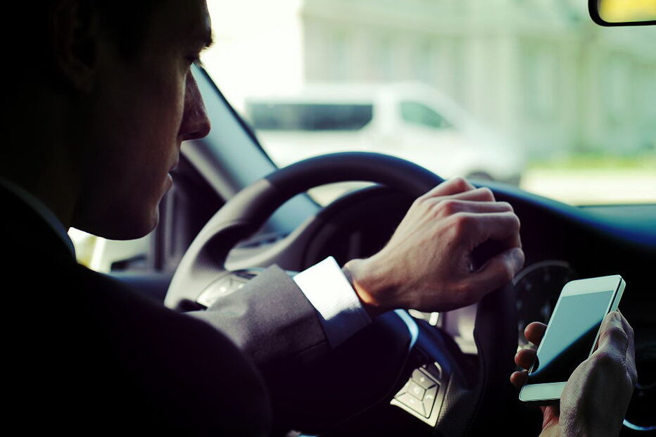 condutor, telemóvel, mensagens, sms volante