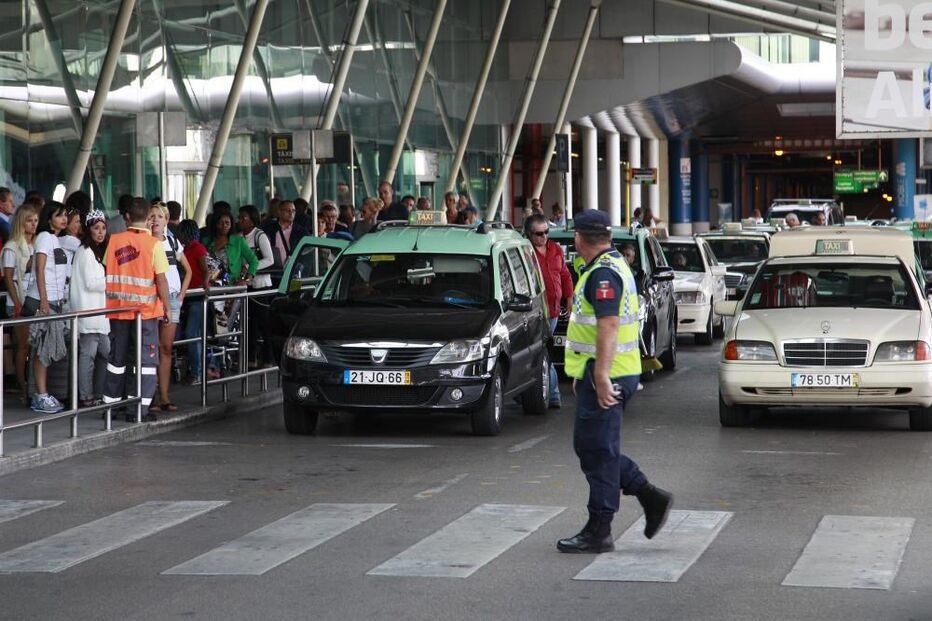 taxis, aeroporto