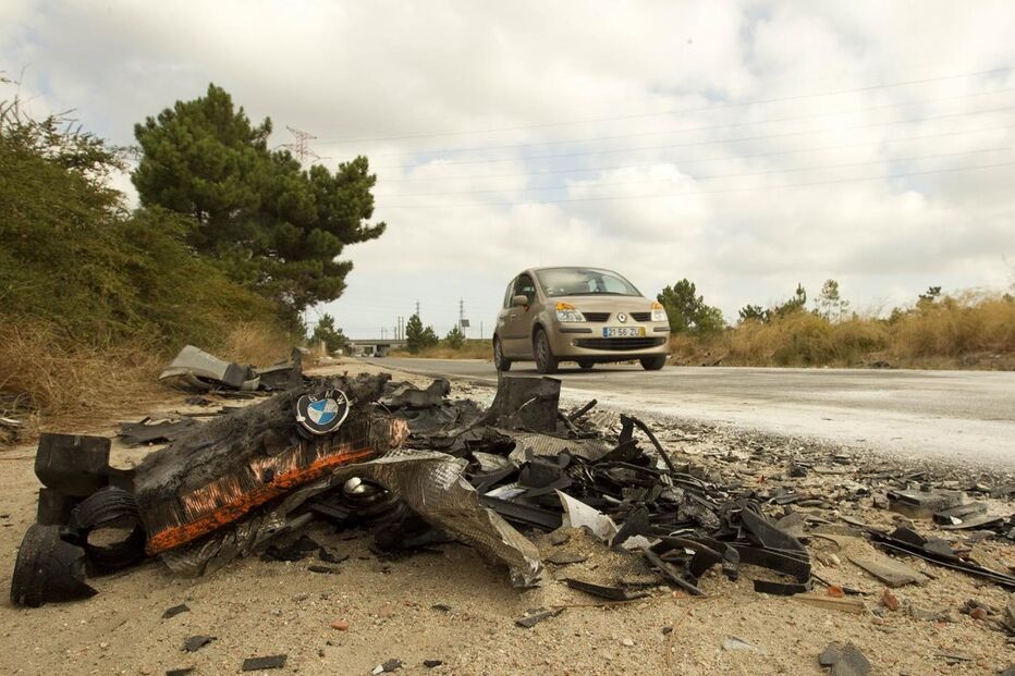 fernão ferro, seixal, acidente, morto, dois feridos, estrada