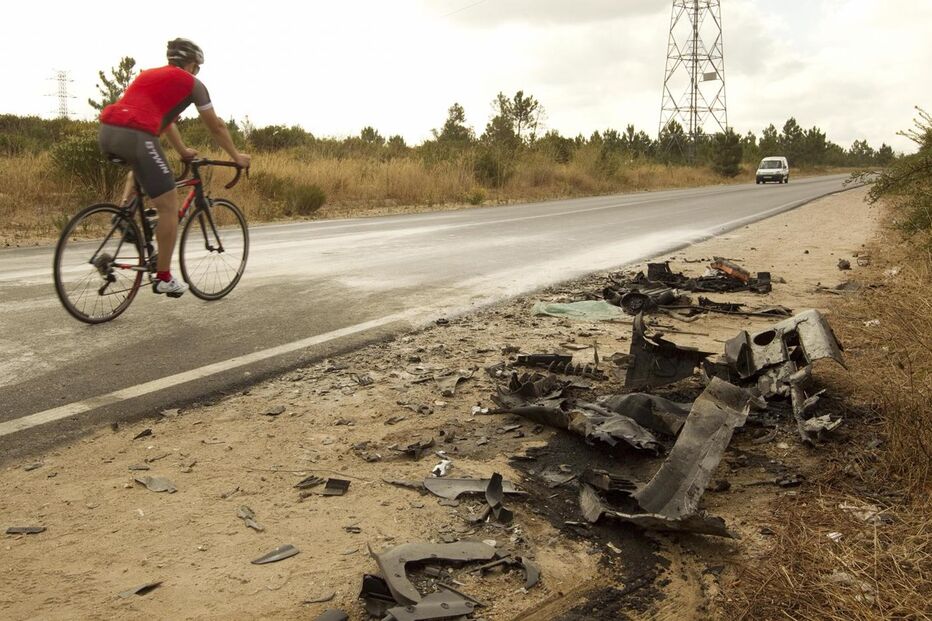 fernão ferro, seixal, acidente, morto, dois feridos, estrada