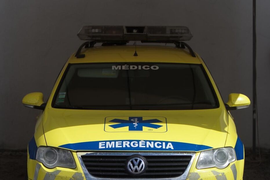 A2, Canhestros, Ferreira do Alentejo, despiste, Beja, hospital de Beja, Comando Distrital de Operações de Socorro, Bombeiros Voluntários de Ferreira do Alentejo e de Grândola, acidentes e desastres