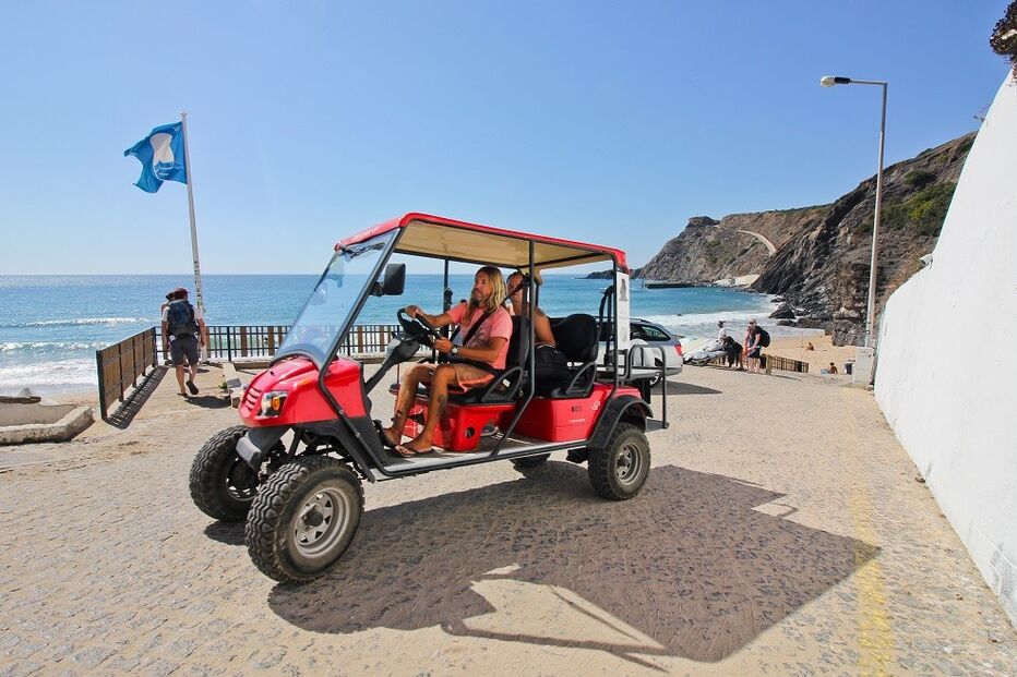carros elétricos, turistas, praia, Algarve, Arrifana, Aljezur, Paulo Abrantes