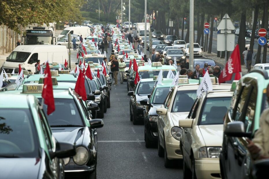 Lisboa, megaprotesto, manifestação, taxistas, uber