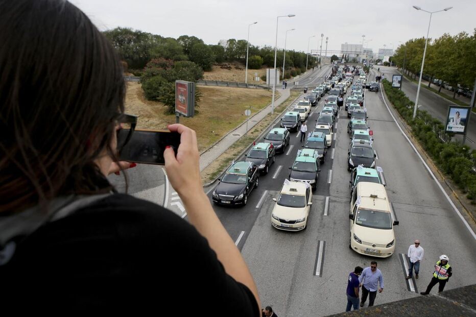 Lisboa, megaprotesto, manifestação, taxistas, uber