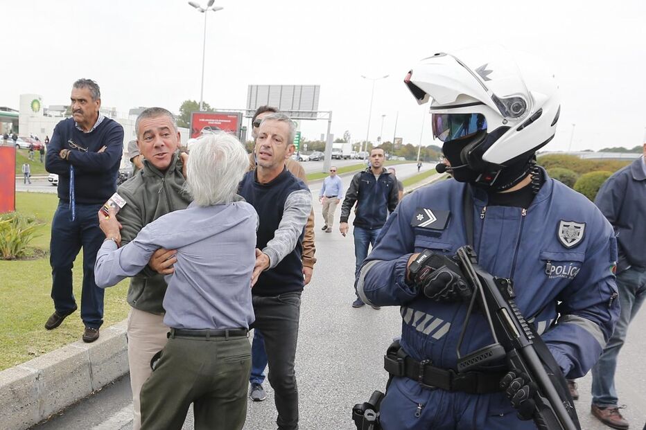 Uber, Cabify, taxistas, taxis, Lisboa, manifestação, protesto