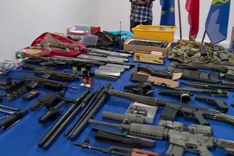 Nove presos por tráfico de armas