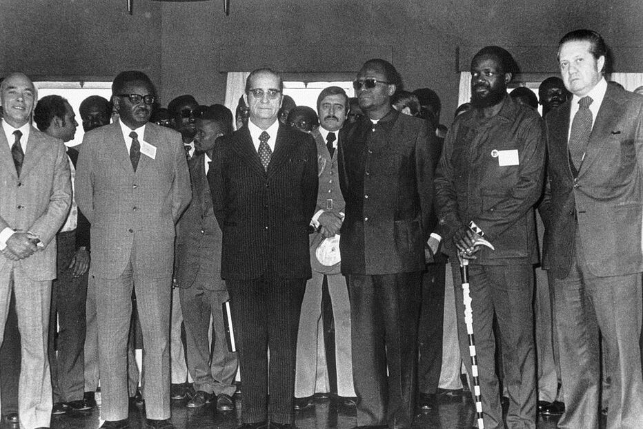 19-10-2016_17_45_20 1975 - acordo de alvor GETTY.jpg