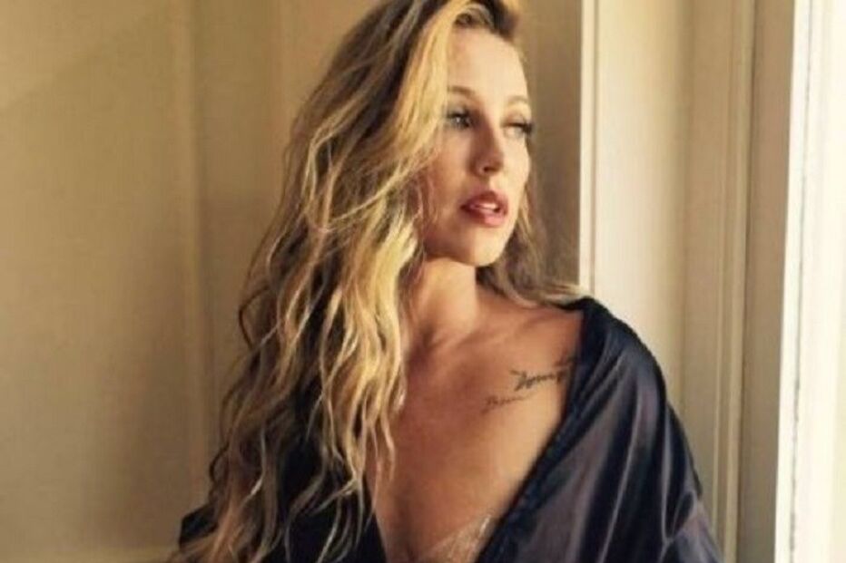 Luana Piovani, sensual, silicone, peito, curvas