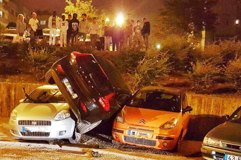 PSP, carro, acidente, Massamá, Sintra, feridos