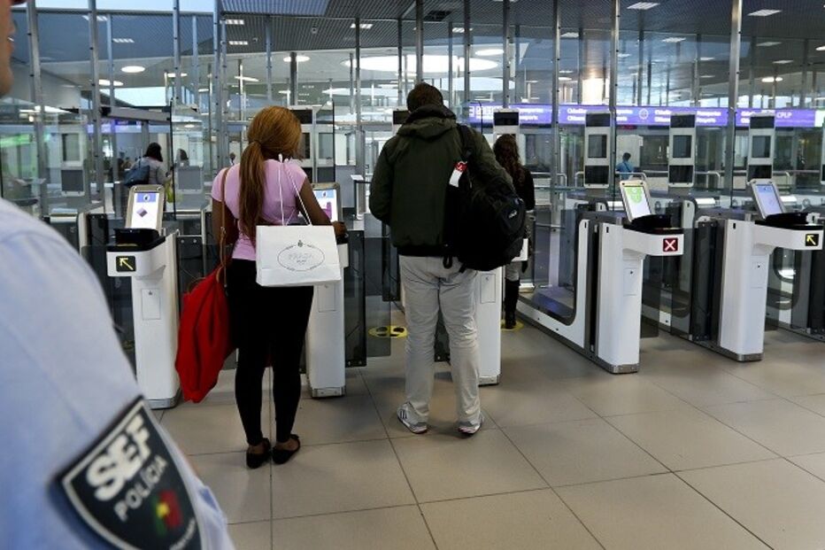 SEF, PSP, TAP, Aeroporto Humberto Delgado, Lisboa, Argel, Espaço Schengen, Argélia