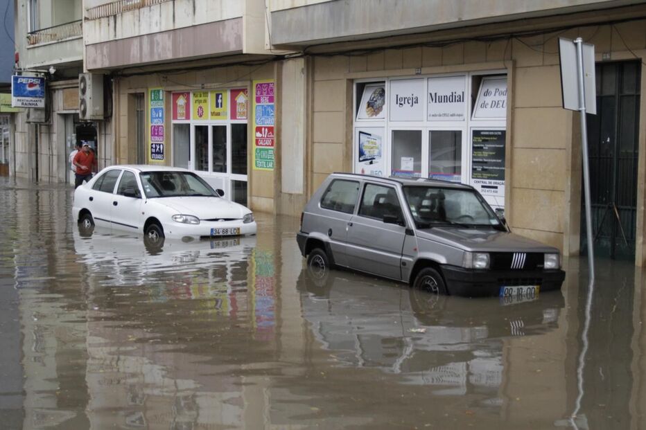 Loja do Cidadão de Faro, cheias, Agência para a Modernização Administrativa, Comando Distrital de Operações de Socorro, CDOS, autoridades locais