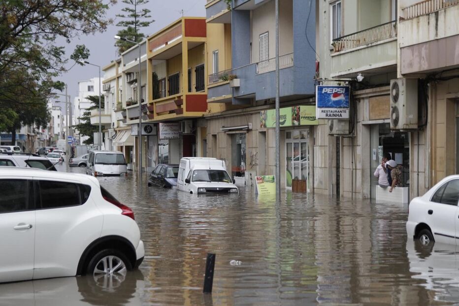 Loja do Cidadão de Faro, cheias, Agência para a Modernização Administrativa, Comando Distrital de Operações de Socorro, CDOS, autoridades locais