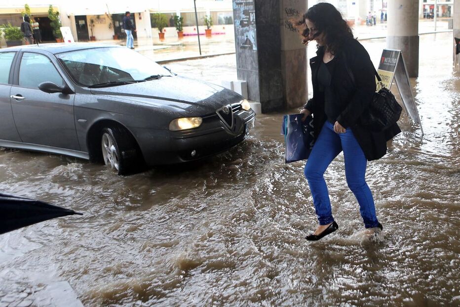 Loja do Cidadão de Faro, cheias, Agência para a Modernização Administrativa, Comando Distrital de Operações de Socorro, CDOS, autoridades locais