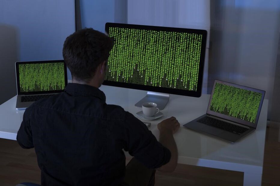 EUA, Michael Knighten, hacker, Blumenau, Santa Catarina, Estados Unidos, Brasil, Michael Sabatini, Polícia Federal, crime, lei e justiça