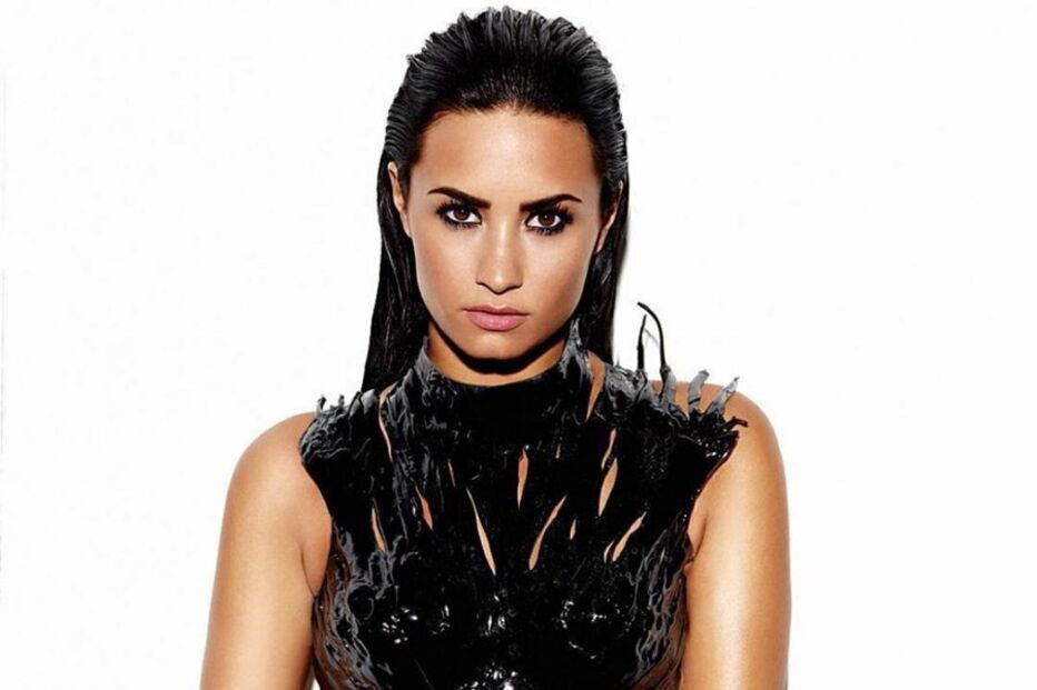 Demi Lovato, Taylor Swift, música