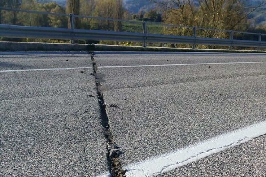 sismo, itália, terramoto, destruição, mortos, feridos, escombros, desalojados