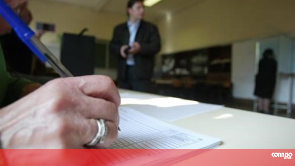 Governo prolonga prazo para concursos de docentes devido a falhas na plataforma