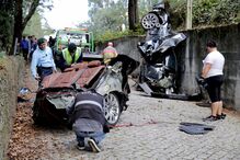 bmw, acidente, futebol, amigos, en105, mortos