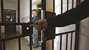 Dois ex-reclusos em confinamento nos Açores autorizados a ir a outro concelho antes de testarem positivo para coronavírus