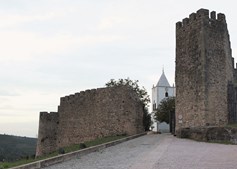 O castelo, que foi fundamental na linha defensiva do mondego, é hoje um dos seus maiores atrativos