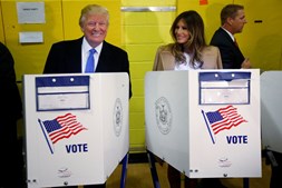 Trump e a mulher, Melania Trump, votaram em Manhattan