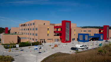 Mulher de 20 anos tenta matar filha de cinco meses em hospital de Coimbra