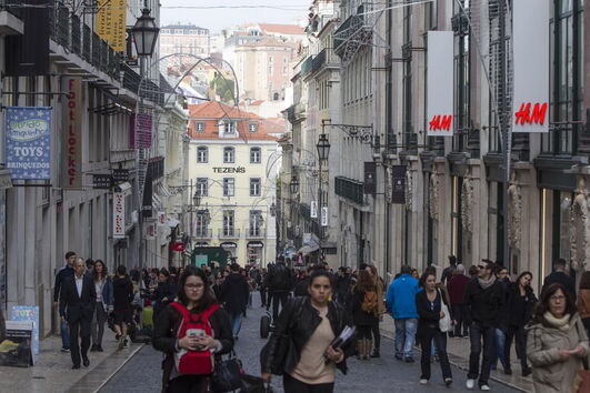 chiado, shopping, lisbon, center, rua do carmo