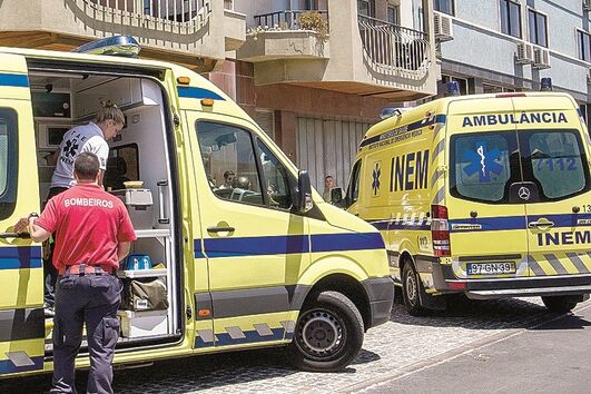 ambulância, fuga, contramão, INEM, Lisboa