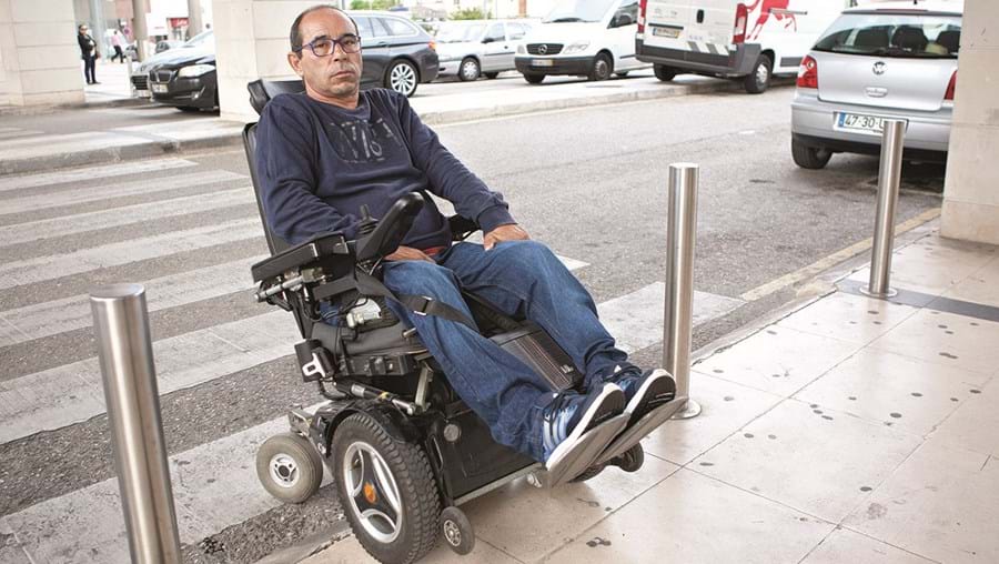 Hélder Rocha denunciou o caso à autarquia, mas o problema continua para quem tem mobilidade reduzida