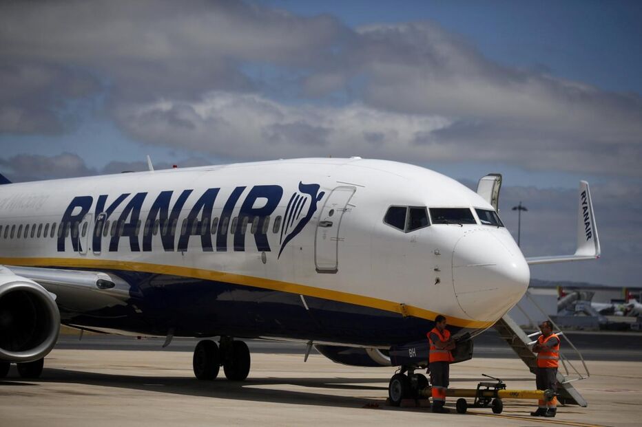 Ryanair, Faro, Frankfurt, Belfast, Aberdeen, Cardiff, Hamburgo, economia, negócios e finanças, transportes, aviação