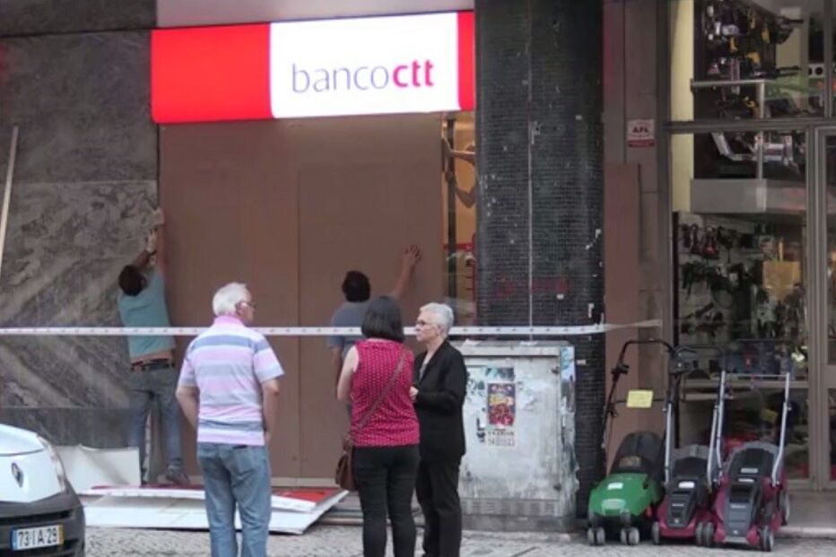 CTT, Leiria, PSP, Diretoria de Coimbra da Polícia Judiciária, crime, lei e justiça, polícia, assalto, ATM, multibanco