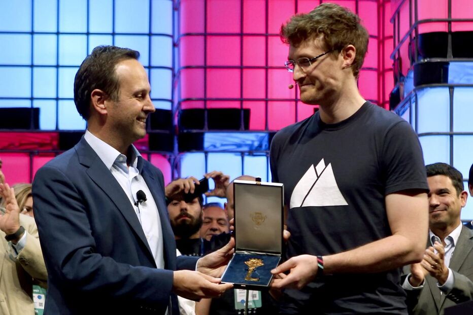 Fernando Medina, Paddy Cosgrave, Web Summit, chave de honra, Lisboa, Inglaterra, União Europeia, Bairro Alto, Parque das Nações, Meo Arena, economia, negócios e finanças, política