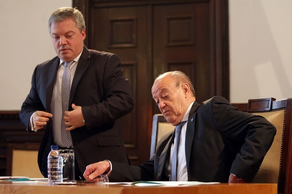 Câmara de Vila Nova de Gaia, viagens, oferta, futebol, desporto, Londres, FC Porto, Eduardo Vítor Rodrigues, Pinto da Costa 